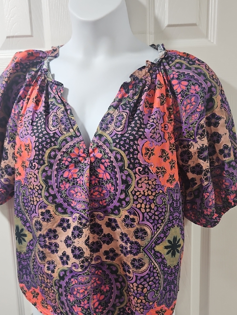 XiRENA Purple & Coral Paisley Peasant Blouse